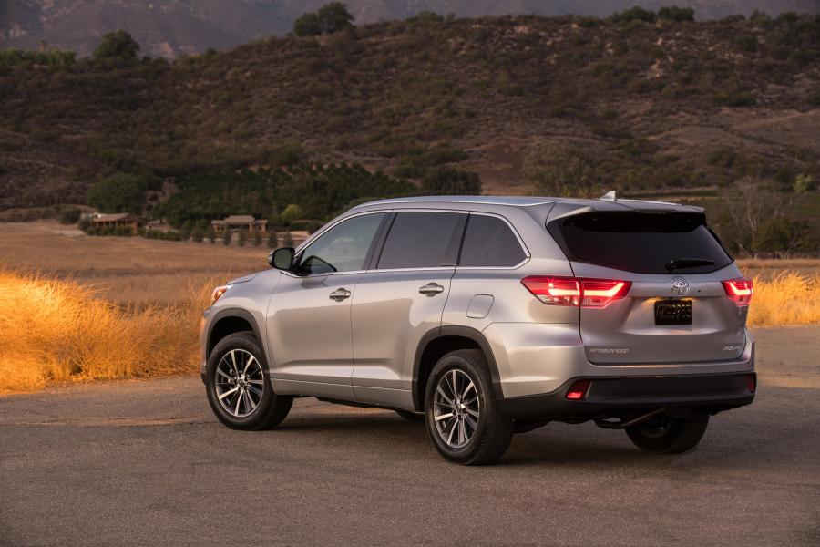  Toyota Highlander XLE 2016 года  (фото 10 из 18)